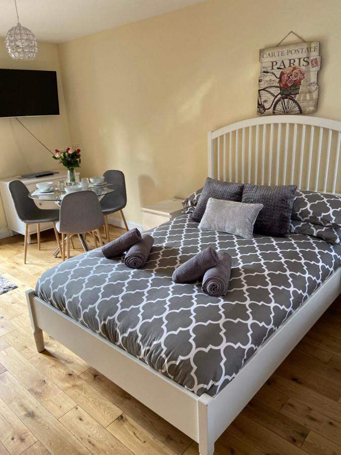 The Ashton Gate Mews Hotel Bristol Bagian luar foto