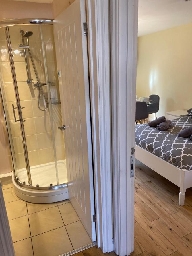 The Ashton Gate Mews Hotel Bristol Bagian luar foto