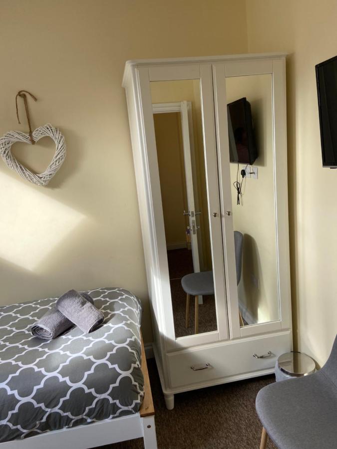 The Ashton Gate Mews Hotel Bristol Bagian luar foto